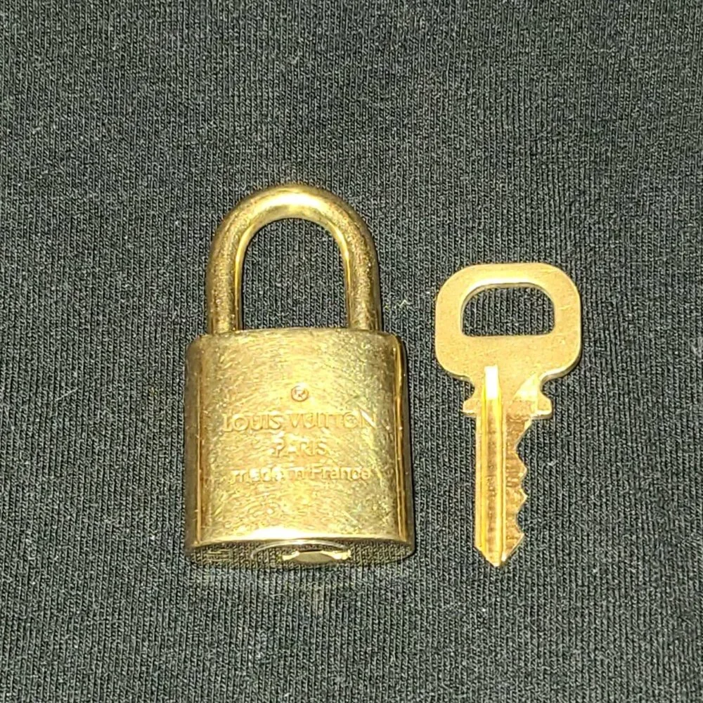 LV Lock & Key set #345